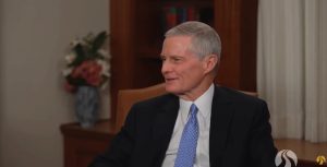 Маєте труднощі із сімейним вивченням Писань? Ось що, за словами старійшини Беднара, має довготривалий вплив